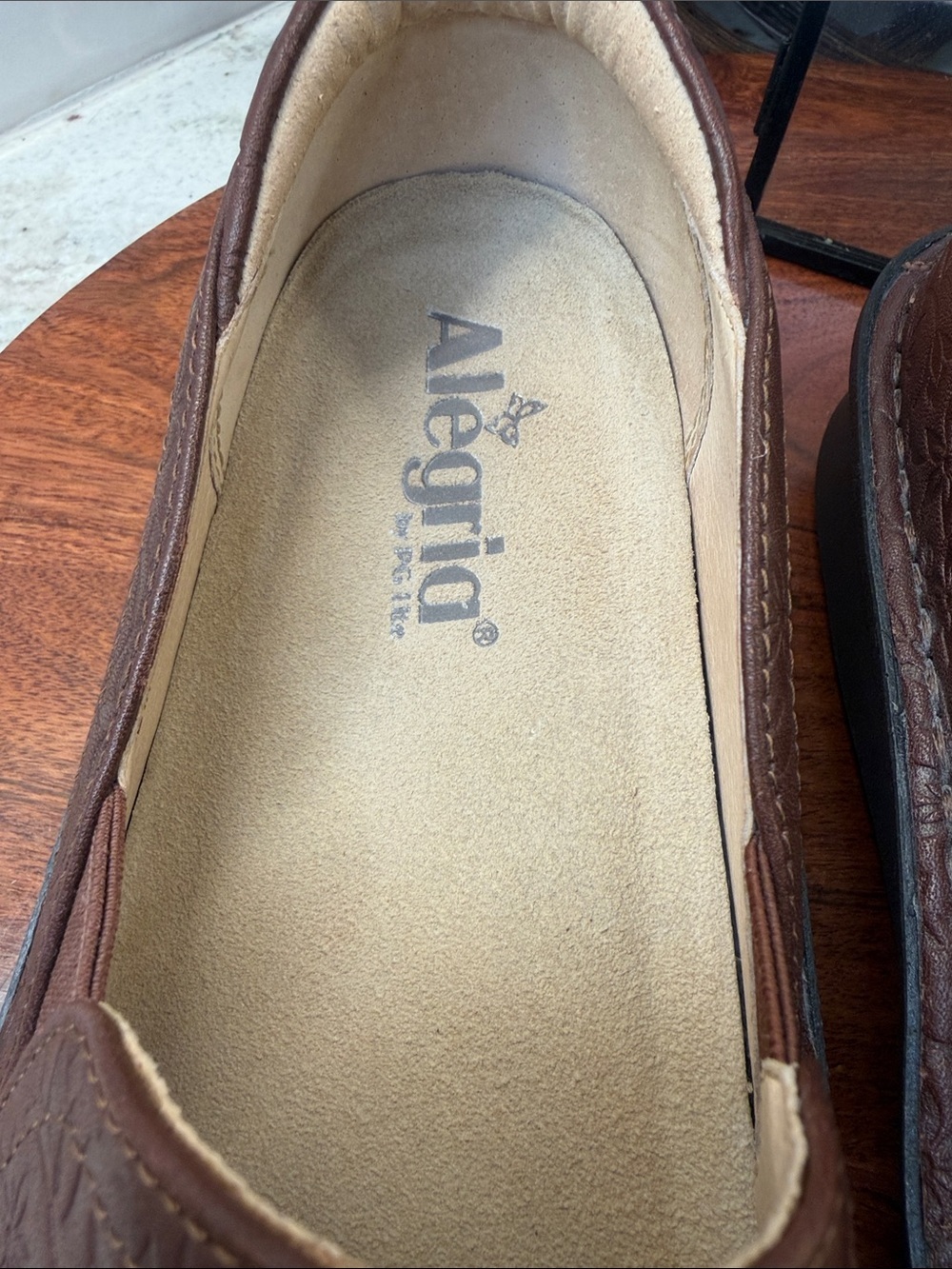 Allegria Cocobloom Brown Embossed Leather clog - Picture 3 of 11